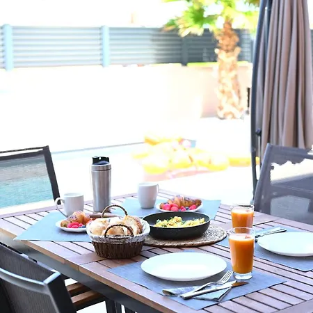 Silver Moon Villa *