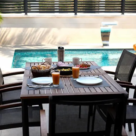 Silver Moon Villa *